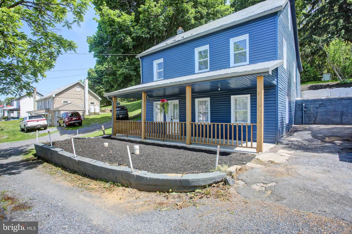 1842 Walnut Bottom Road photo 2