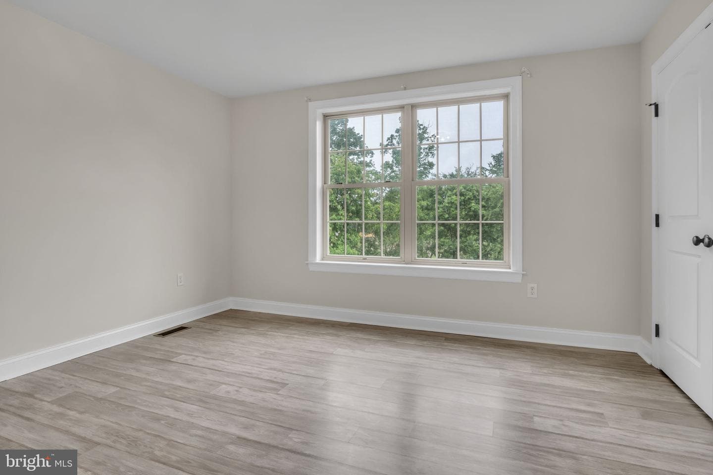 24 Crest View photo 19