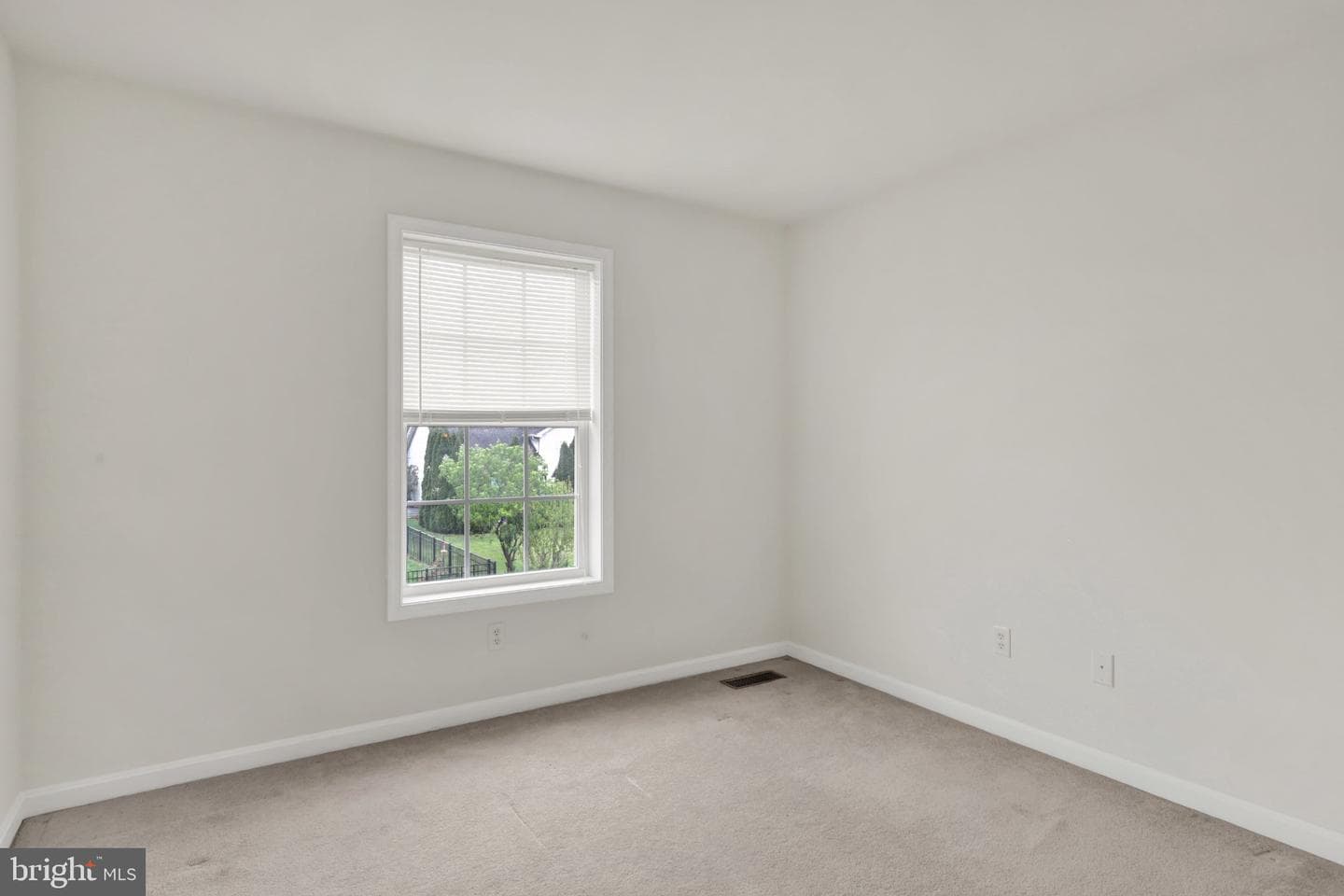 13 Kingsbridge Circle photo 22