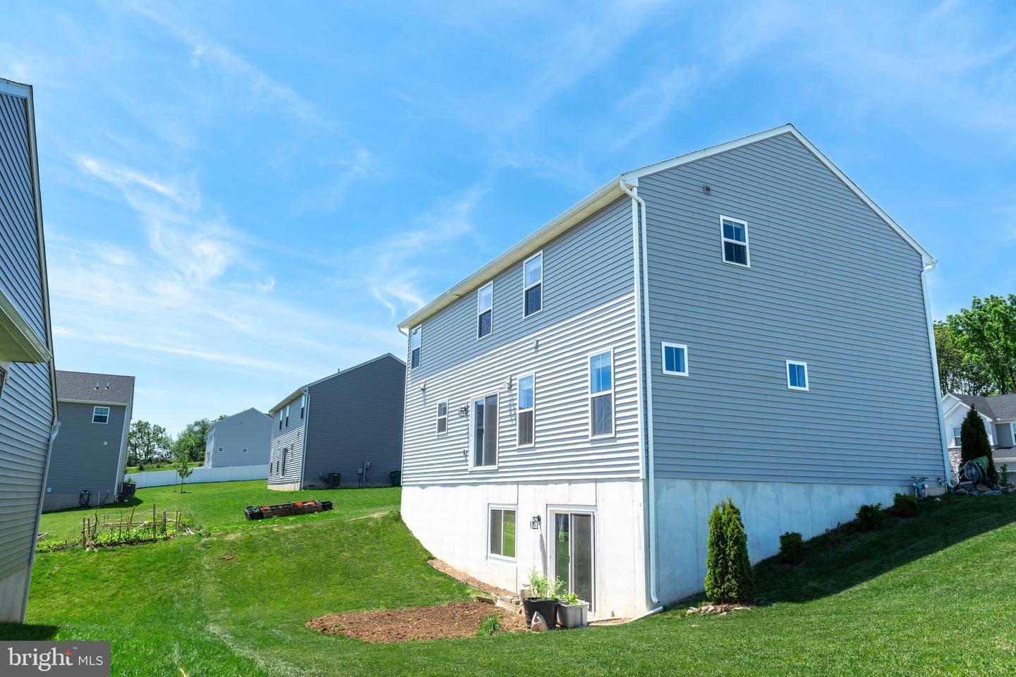 534 Emerald Way photo 16