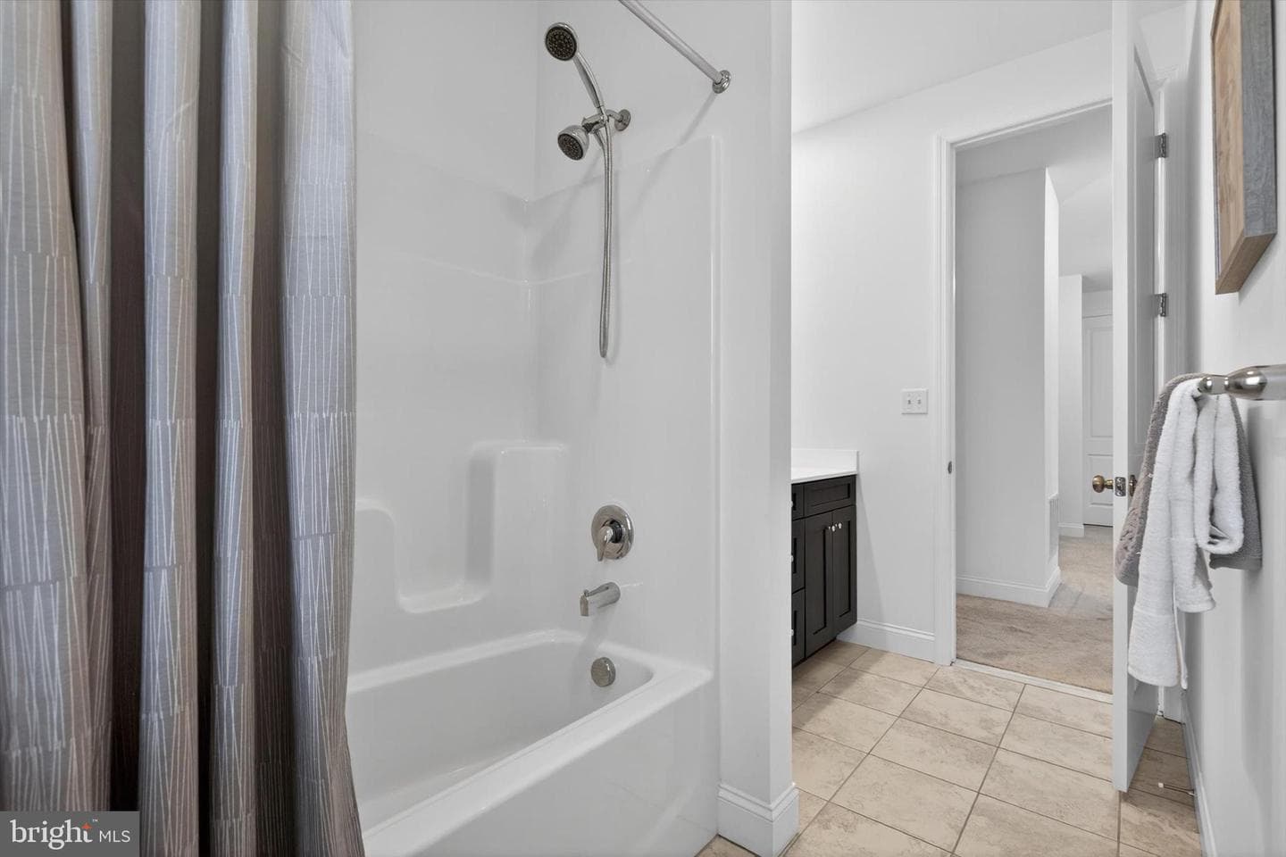 87 Edris Lane photo 36