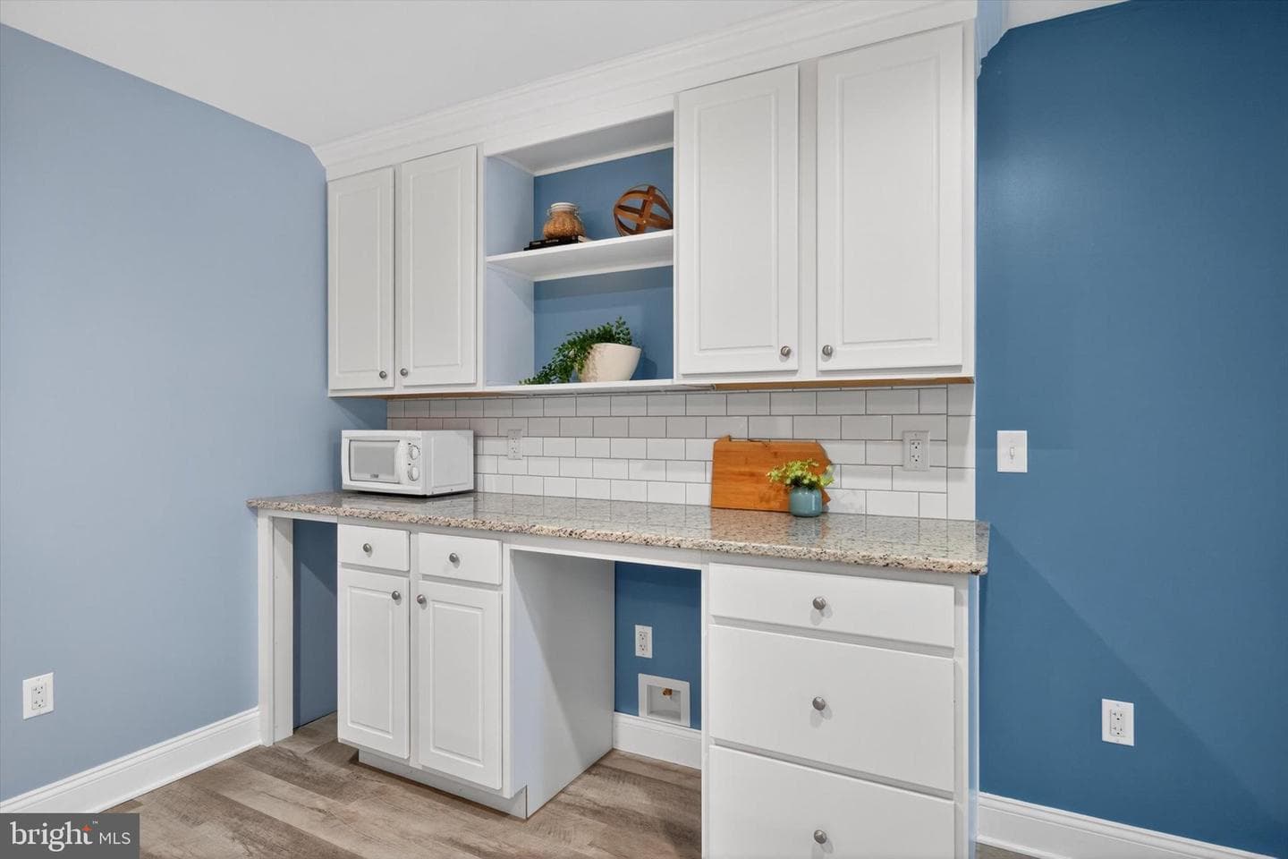 87 Edris Lane photo 47