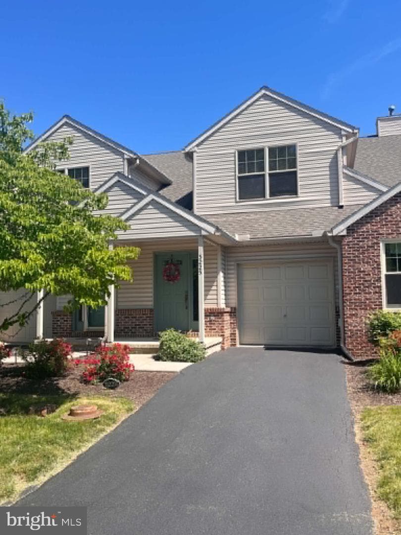 5225 Cobblestone Dr, Mechanicsburg