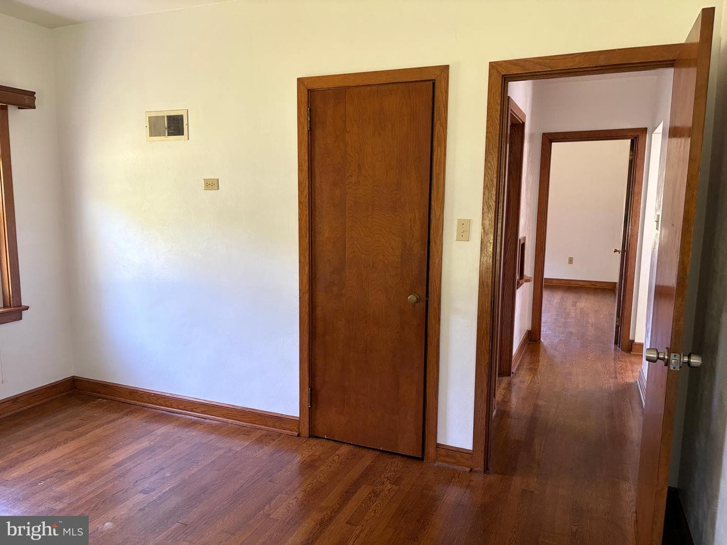 1001 S York Street photo 17