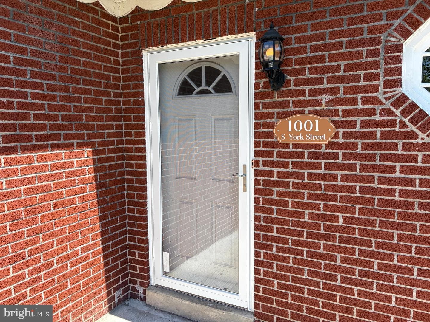 1001 S York Street photo 4
