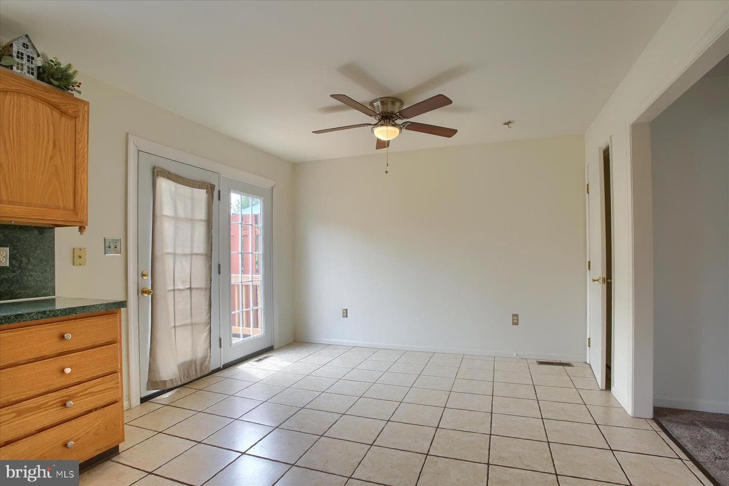 4179 Kittatinny Dr photo 11