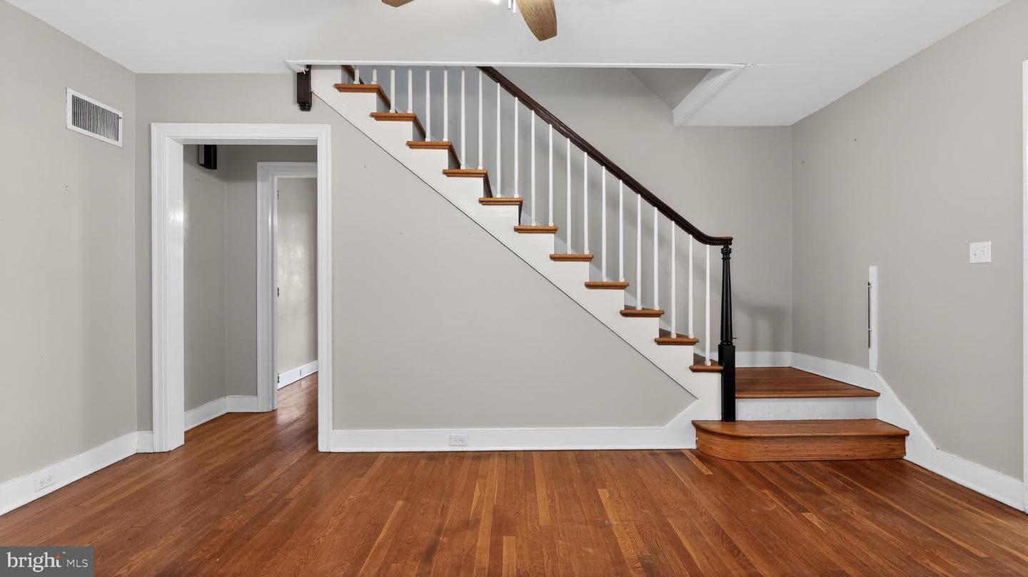 808 Walnut Lane photo 3