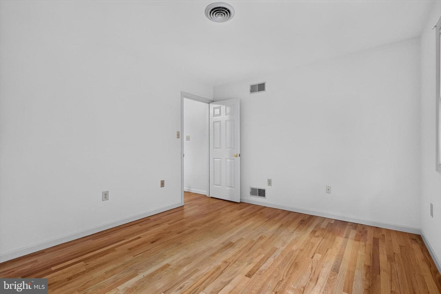 300 Acre Drive photo 24