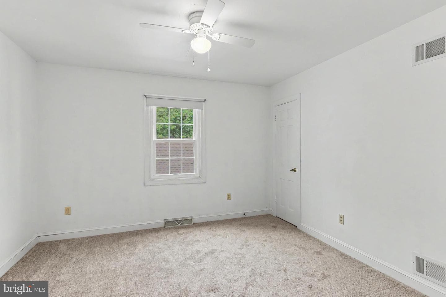 210 Allendale Road photo 32