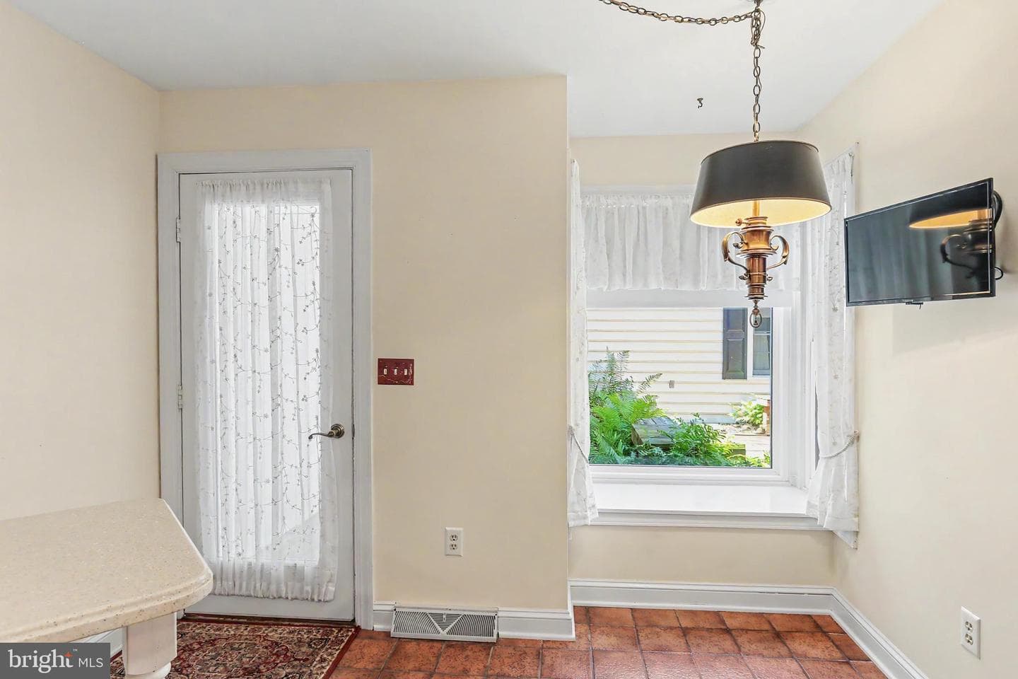 210 Allendale Road photo 8