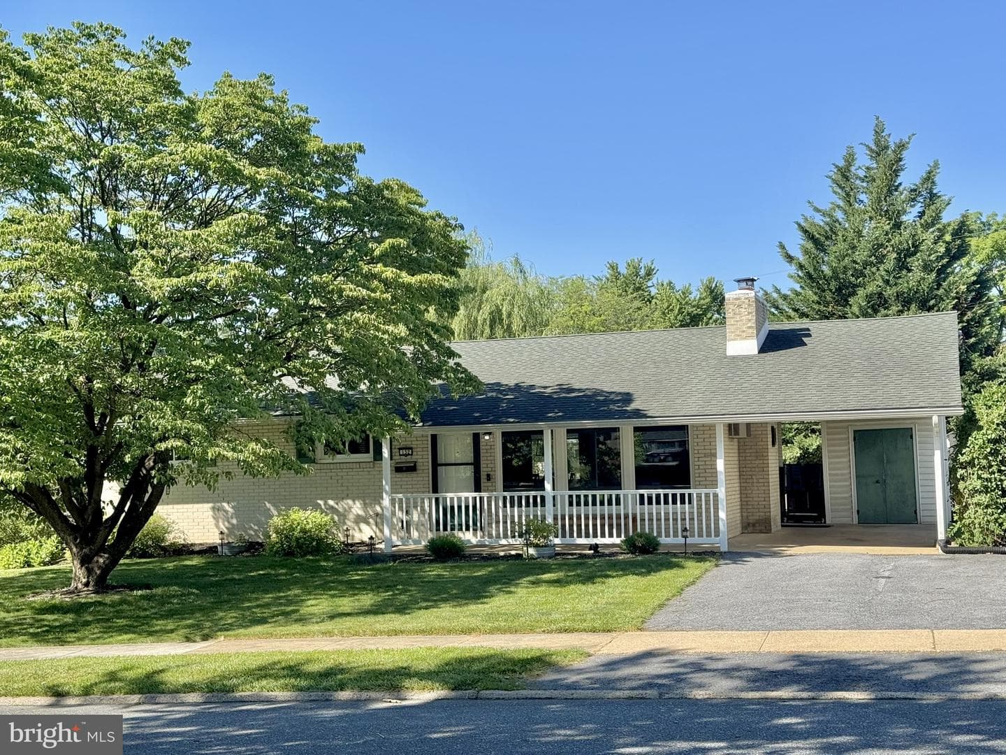 132 Yorkshire Drive photo 2