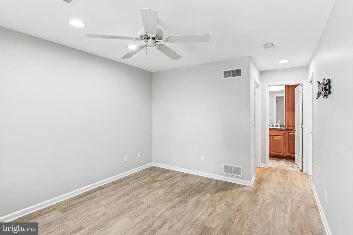 92 Keswick Drive photo 17