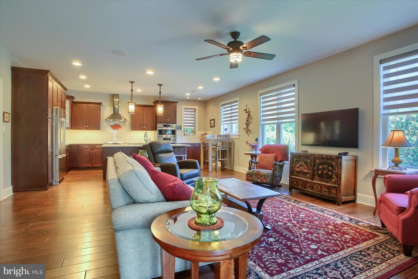 221 Wilson Street photo 70
