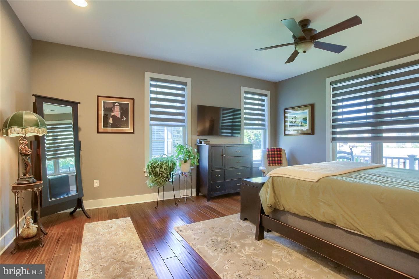 221 Wilson Street photo 71