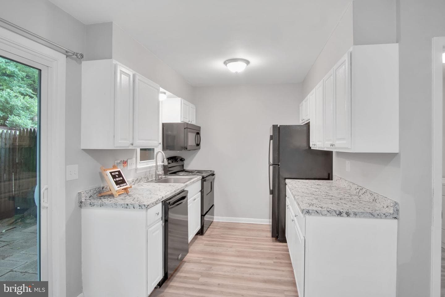 80 Queen Avenue photo 10