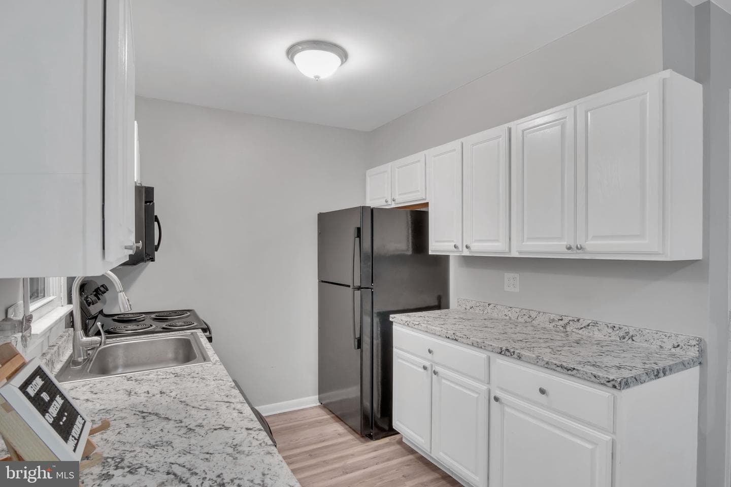 80 Queen Avenue photo 11