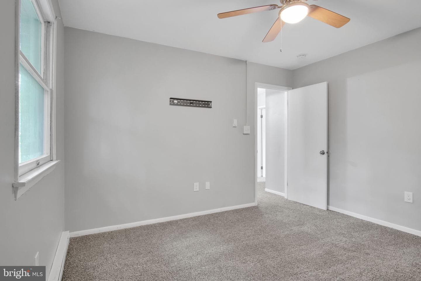80 Queen Avenue photo 19