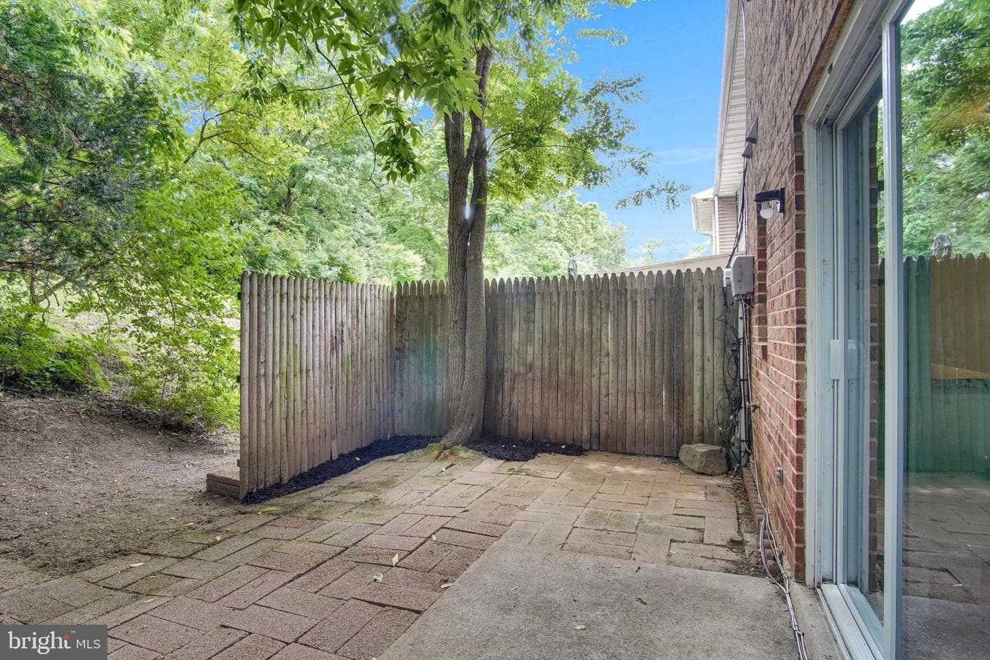 80 Queen Avenue photo 20