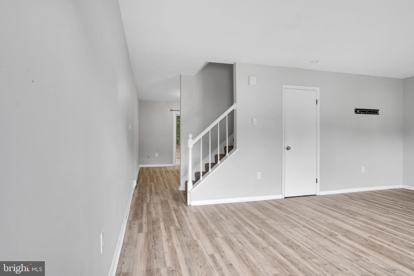 80 Queen Avenue photo 6