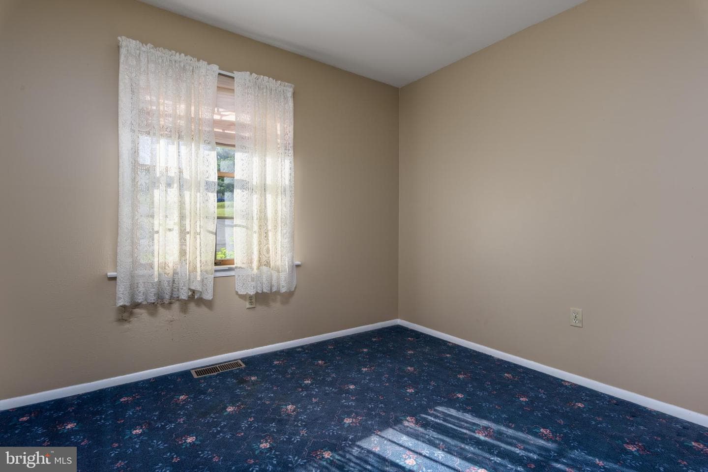 112 Stoner Drive photo 21