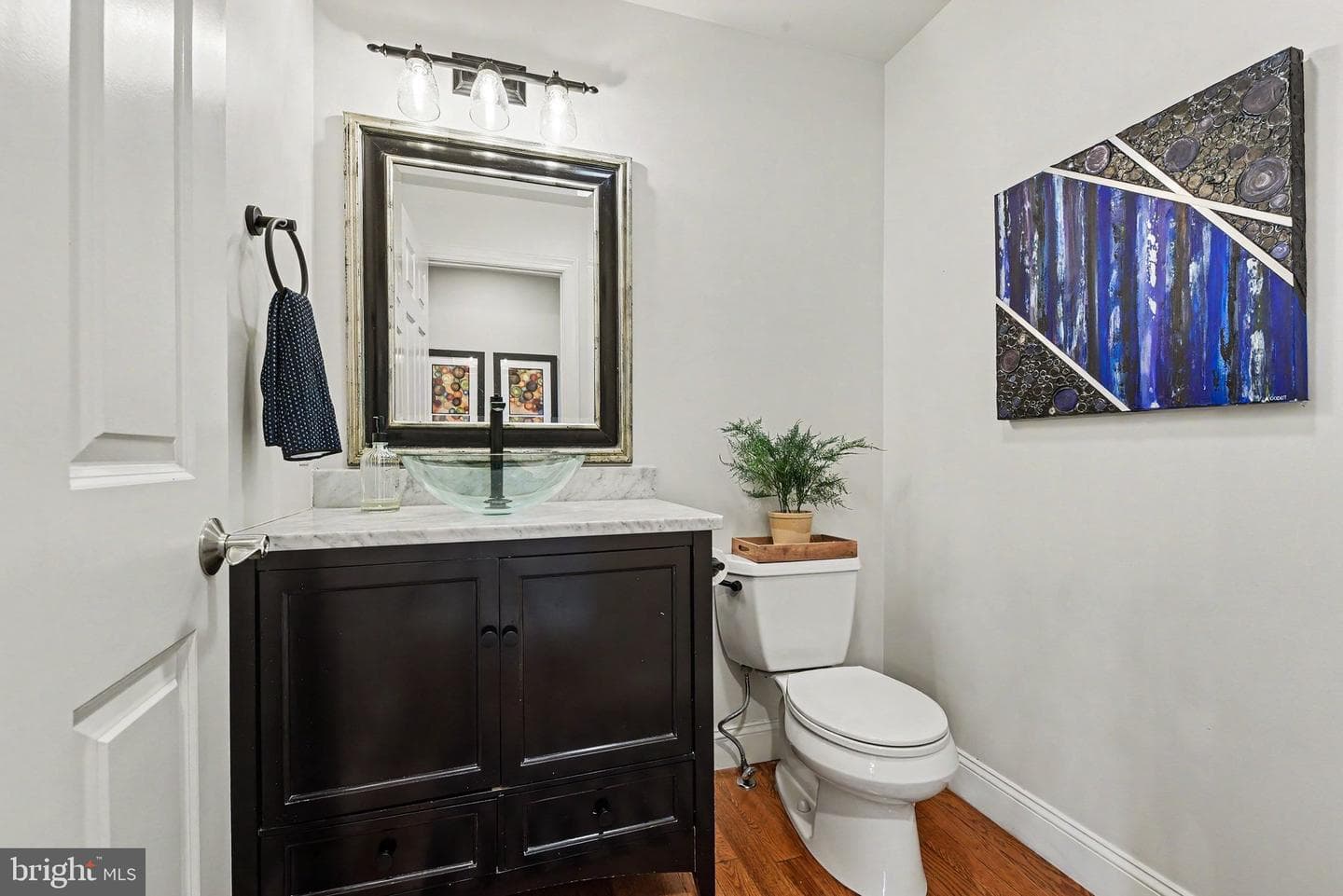 185 Regal View photo 13