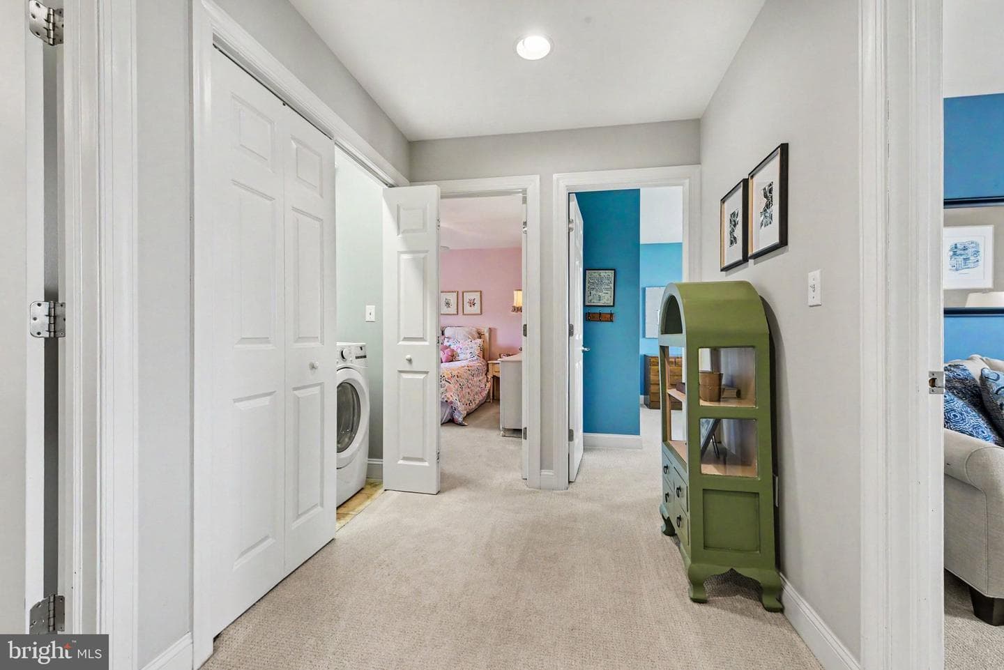 185 Regal View photo 17