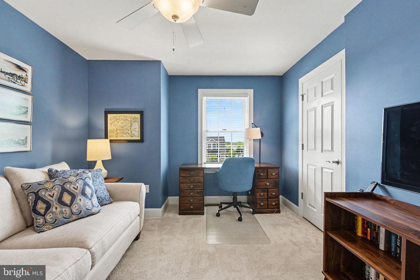 185 Regal View photo 23