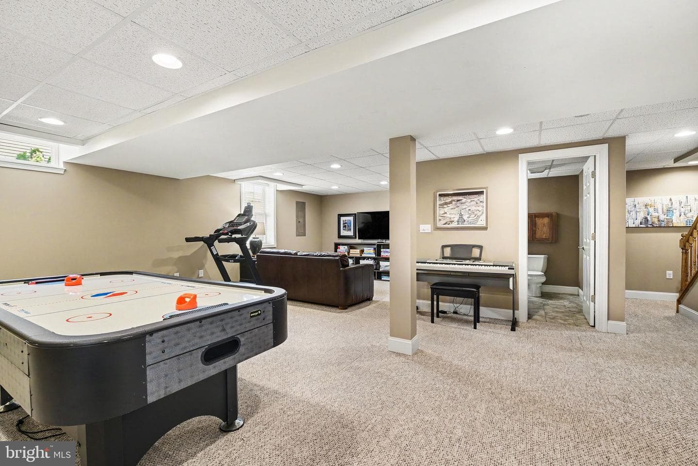 185 Regal View photo 25