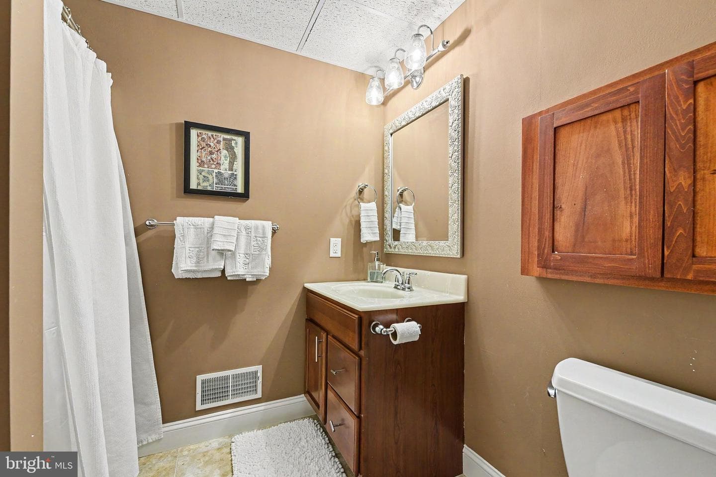 185 Regal View photo 27