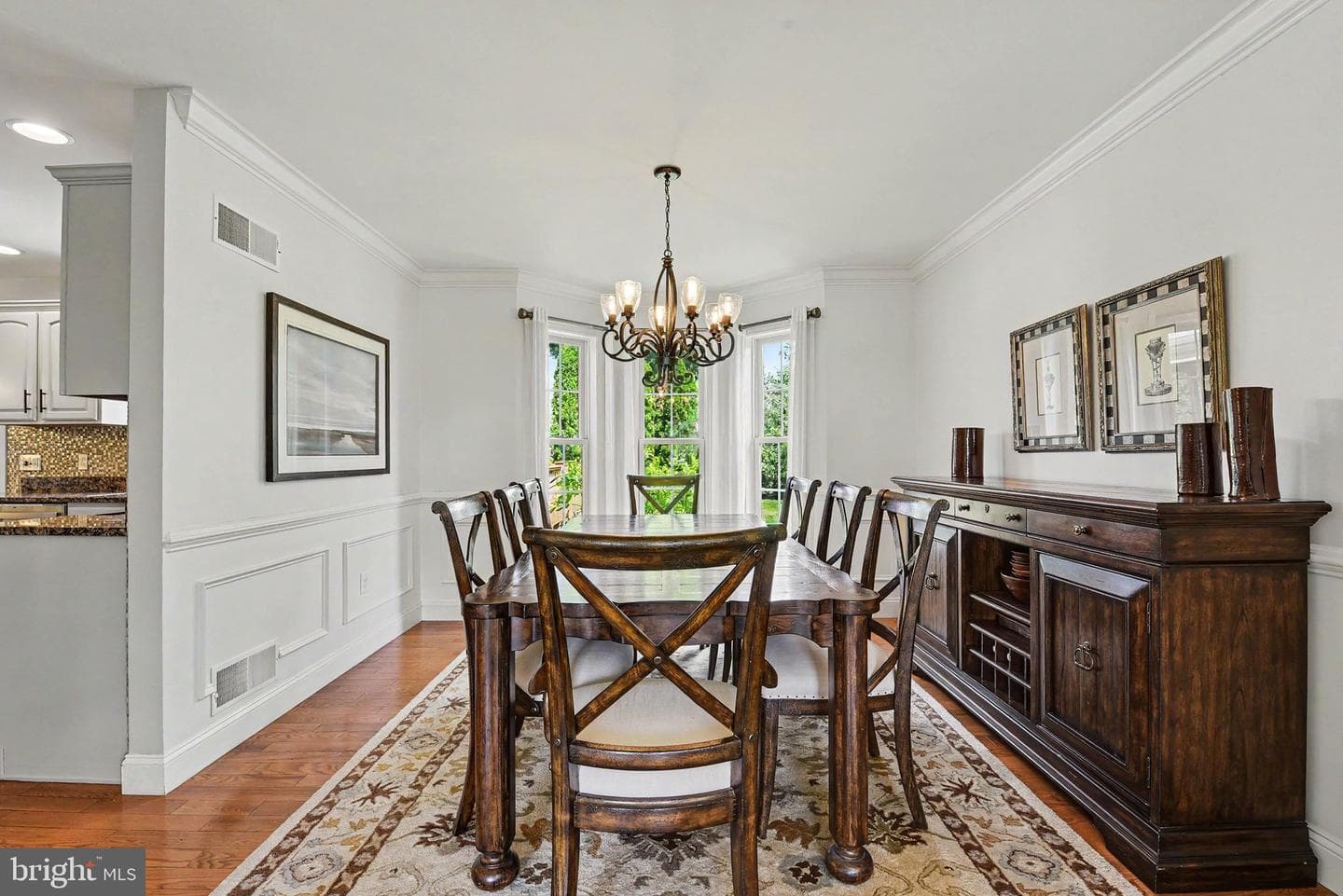 185 Regal View photo 6