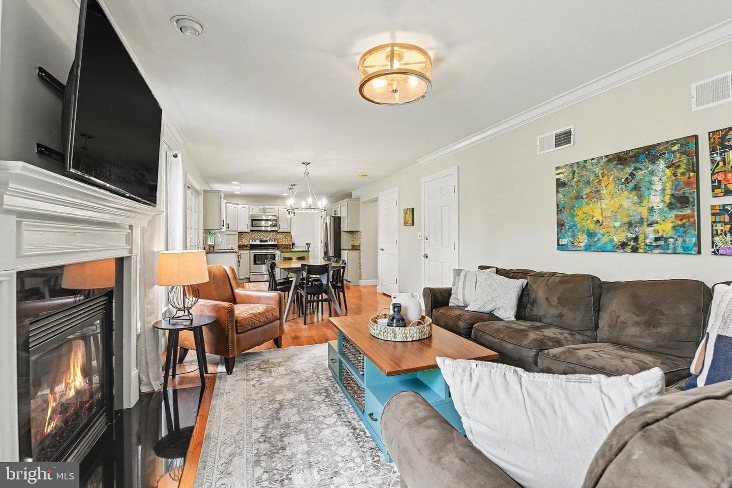 185 Regal View photo 7
