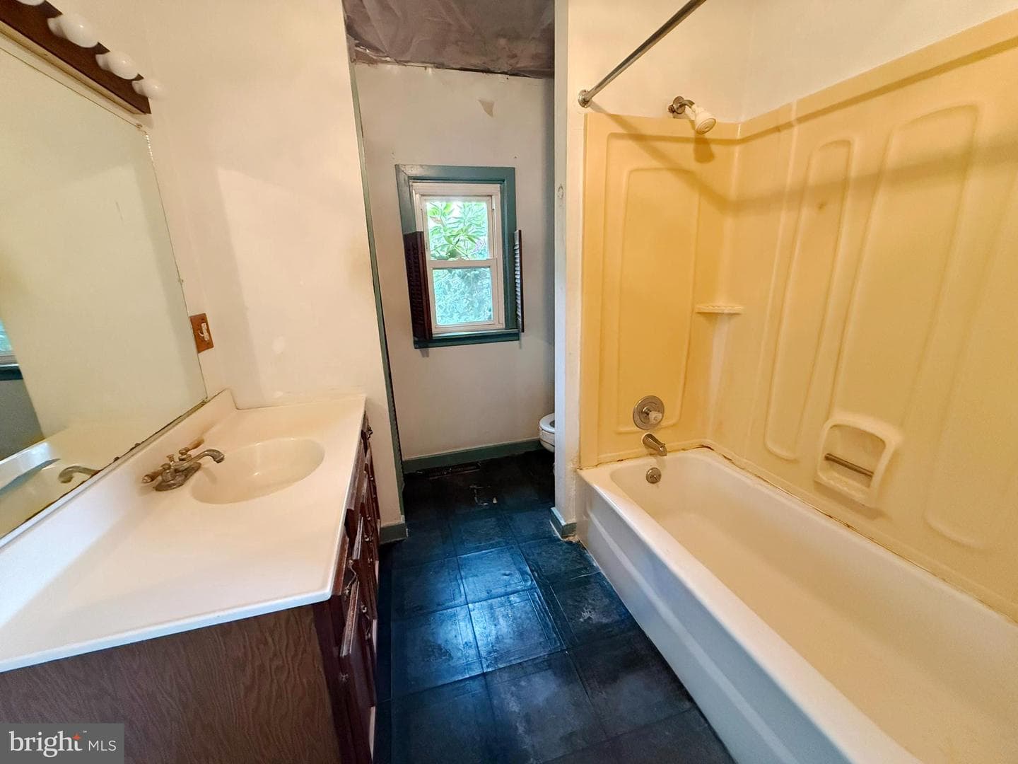 229 Chestnut Street photo 4