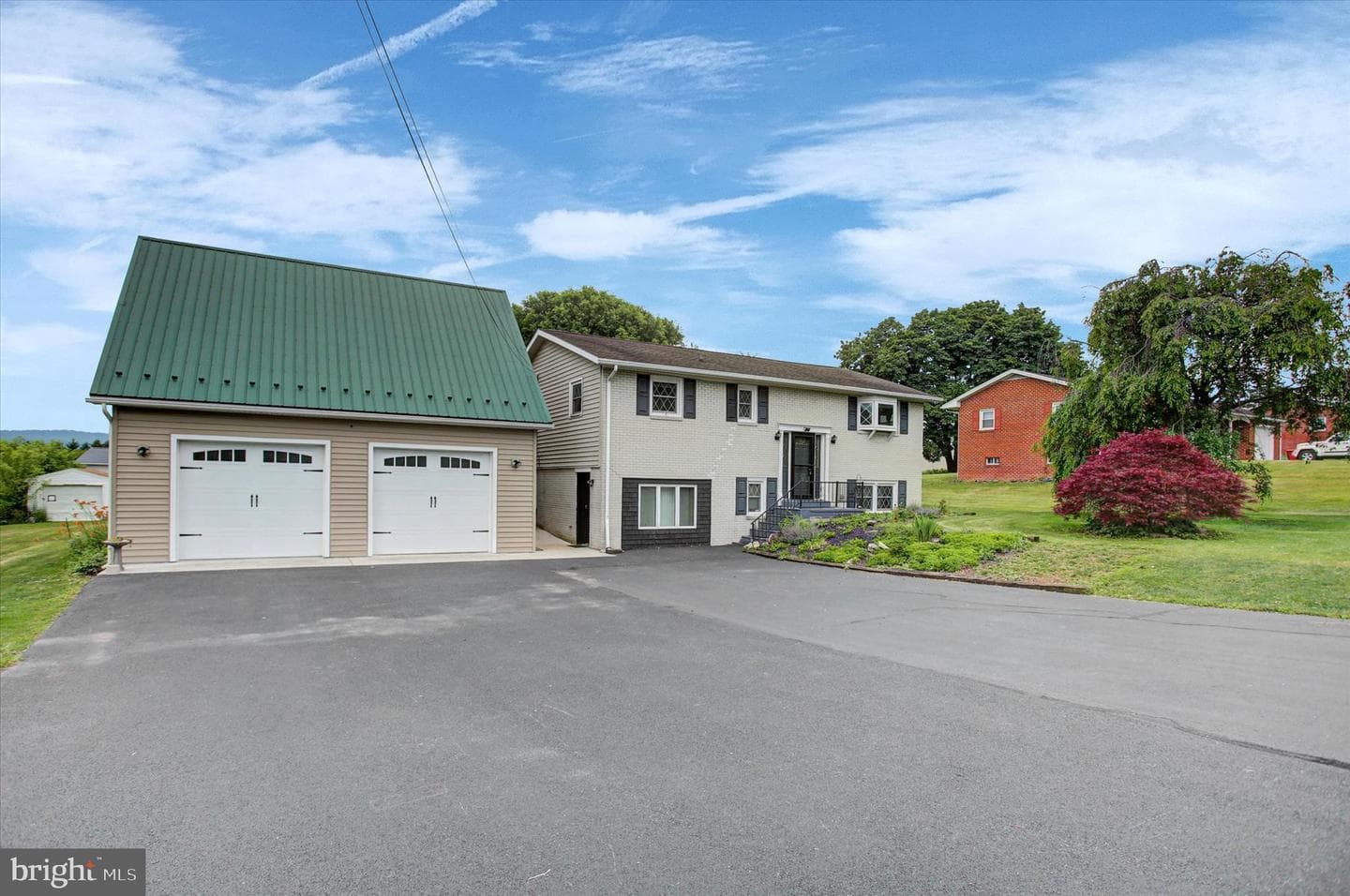 108 Willow Drive photo 3