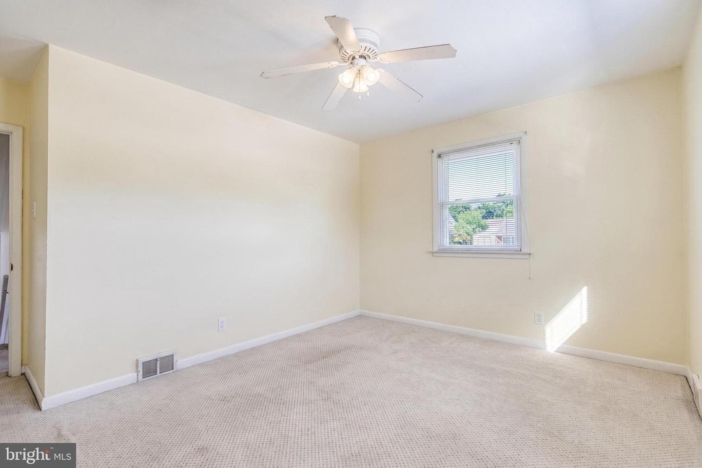 148 Henry Road photo 24