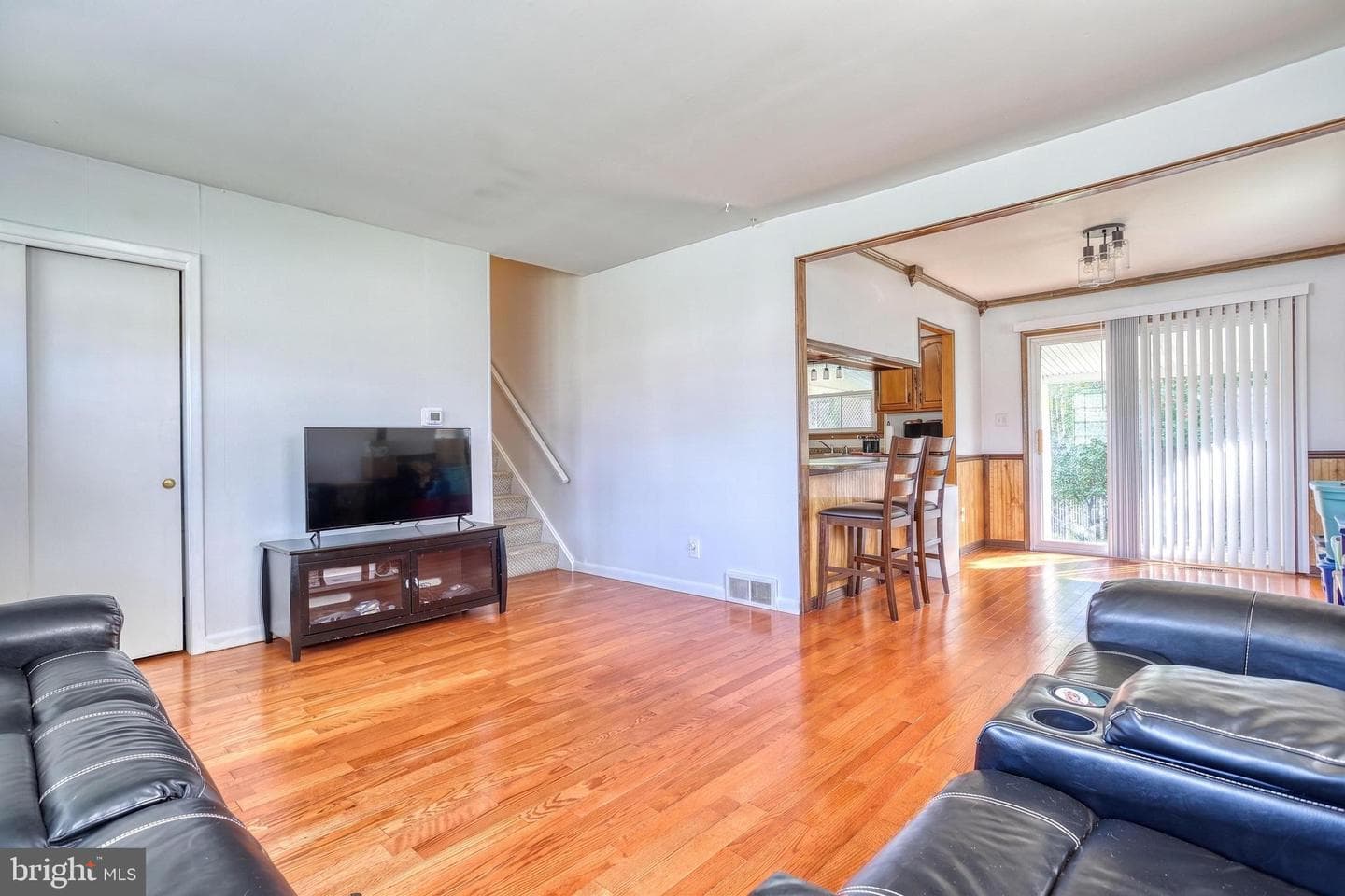 148 Henry Road photo 4