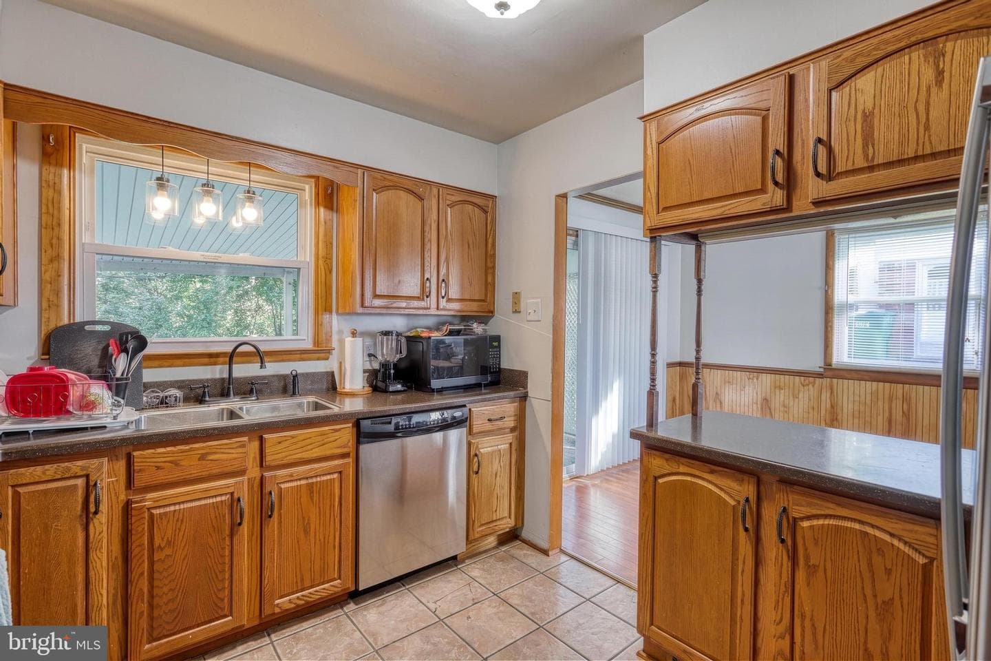 148 Henry Road photo 9