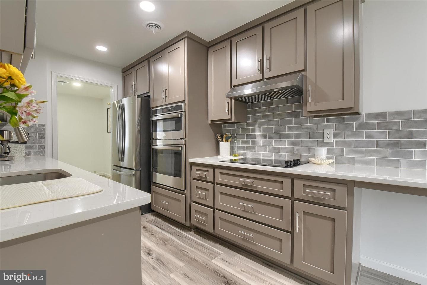 69 Drexel Place photo 5