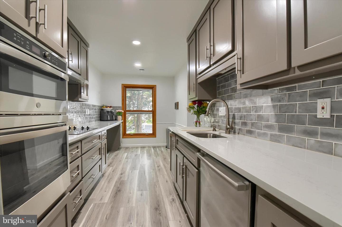 69 Drexel Place photo 6
