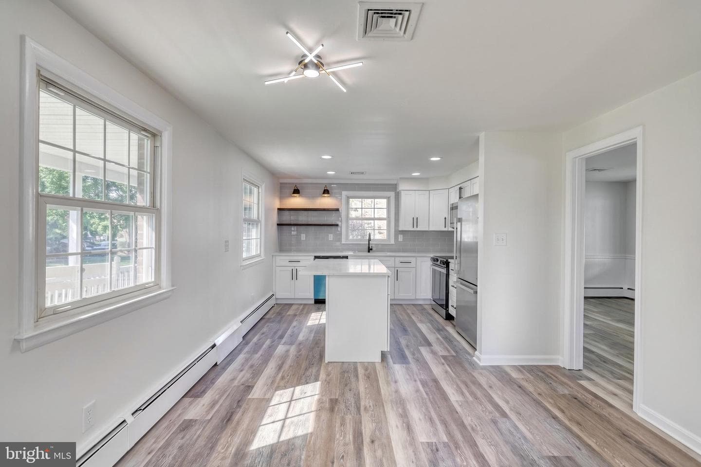 370 Beverly Road photo 12