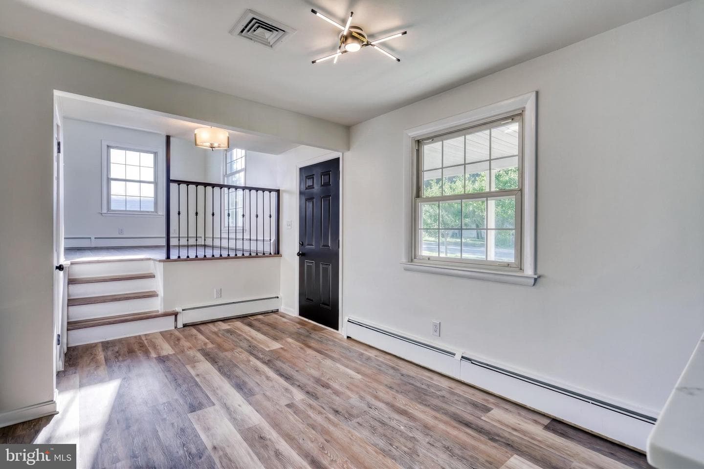 370 Beverly Road photo 22