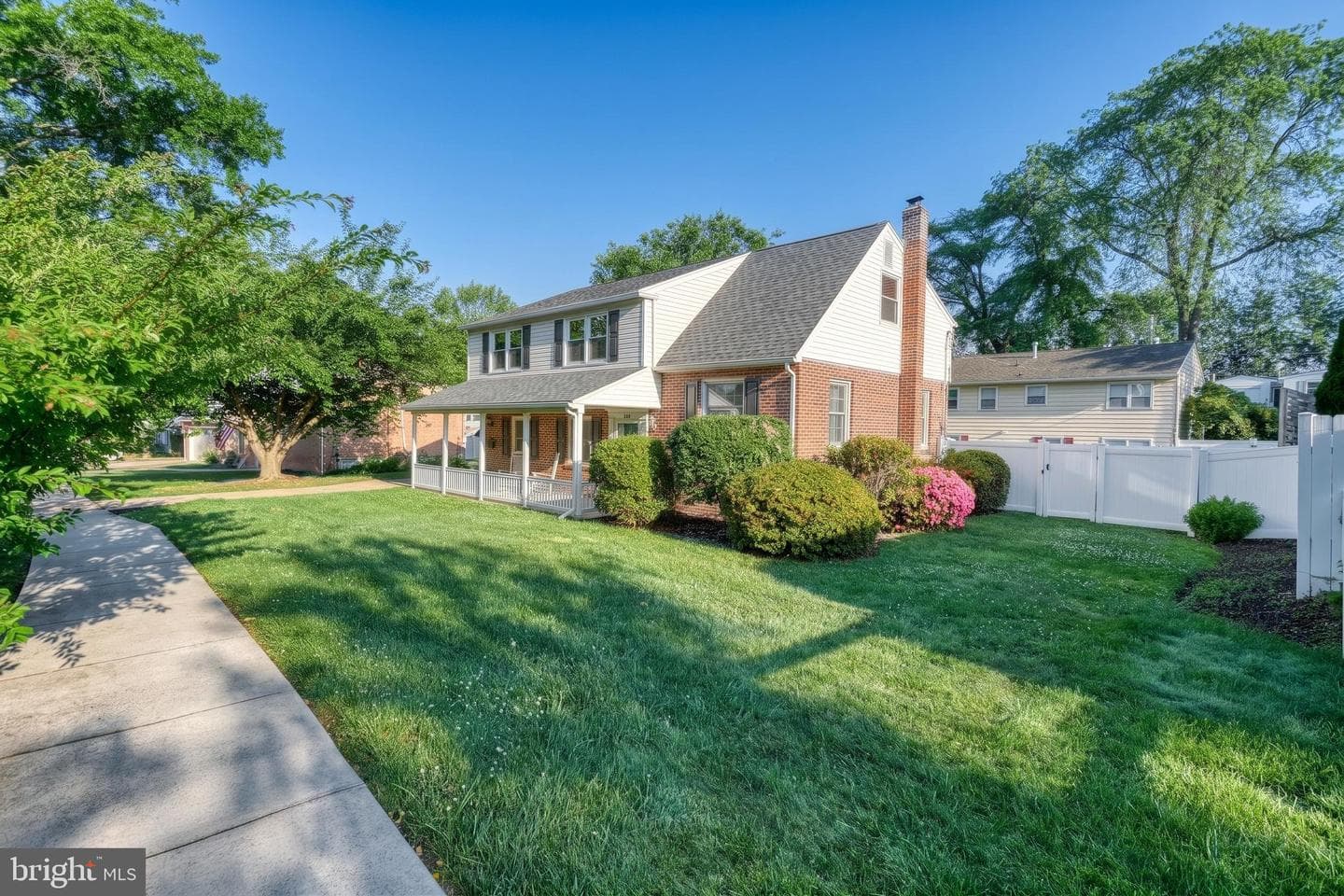 370 Beverly Road photo 3