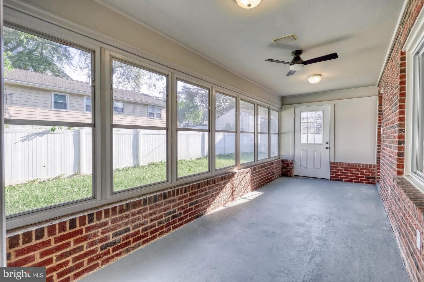 370 Beverly Road photo 33
