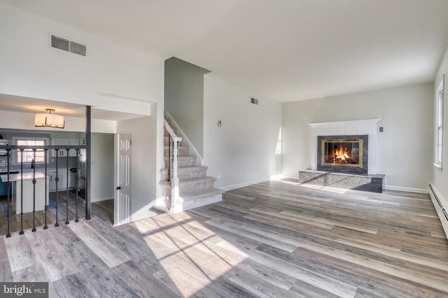 370 Beverly Road photo 35