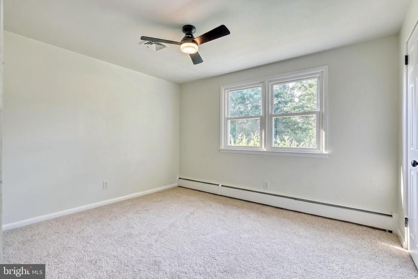 370 Beverly Road photo 42