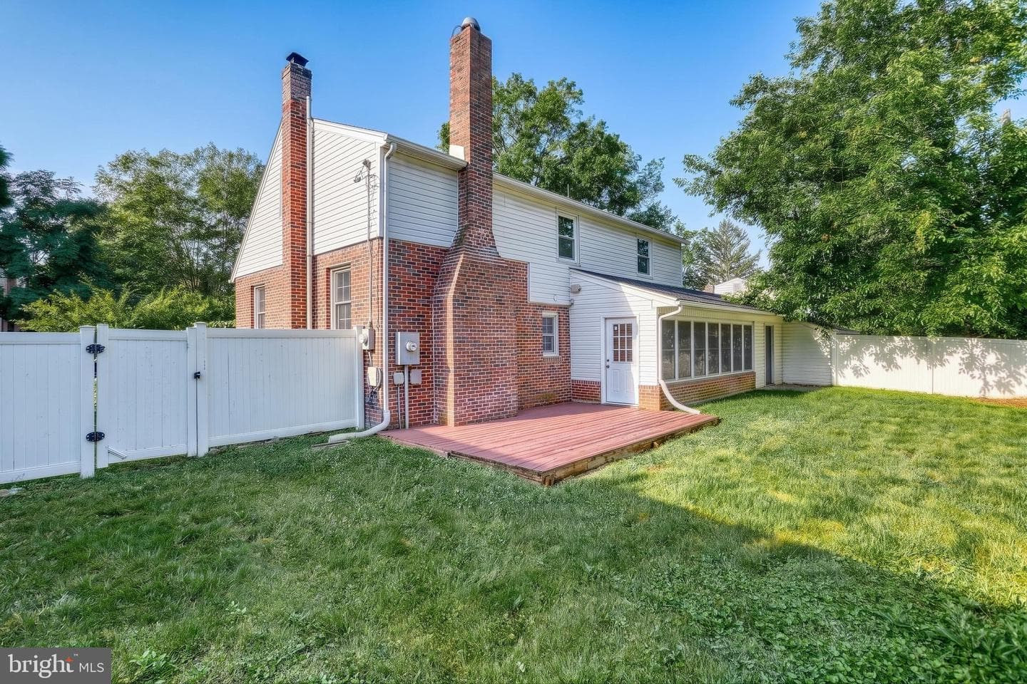 370 Beverly Road photo 63