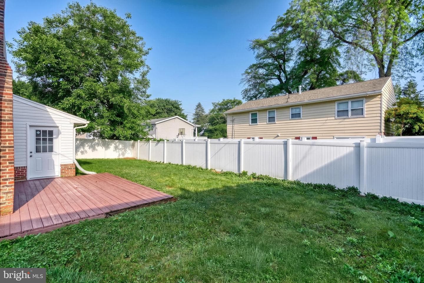 370 Beverly Road photo 64