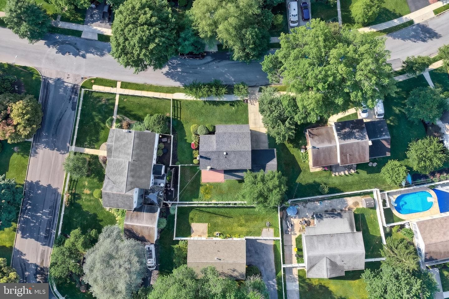 370 Beverly Road photo 69