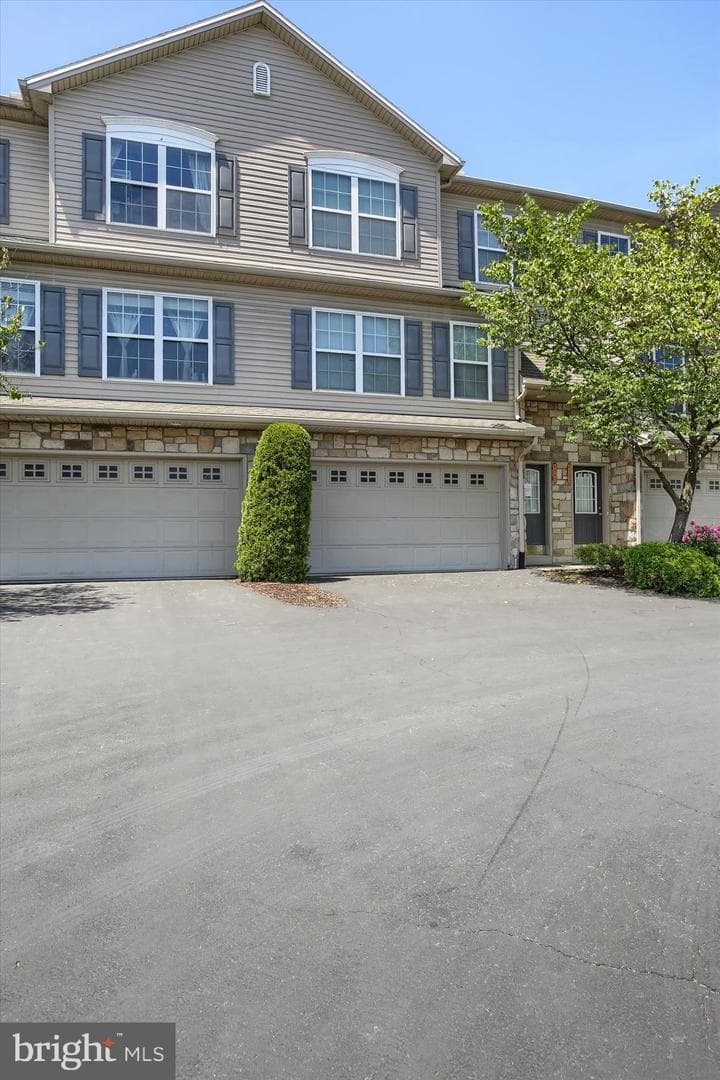 6347 Mercury Drive, Mechanicsburg