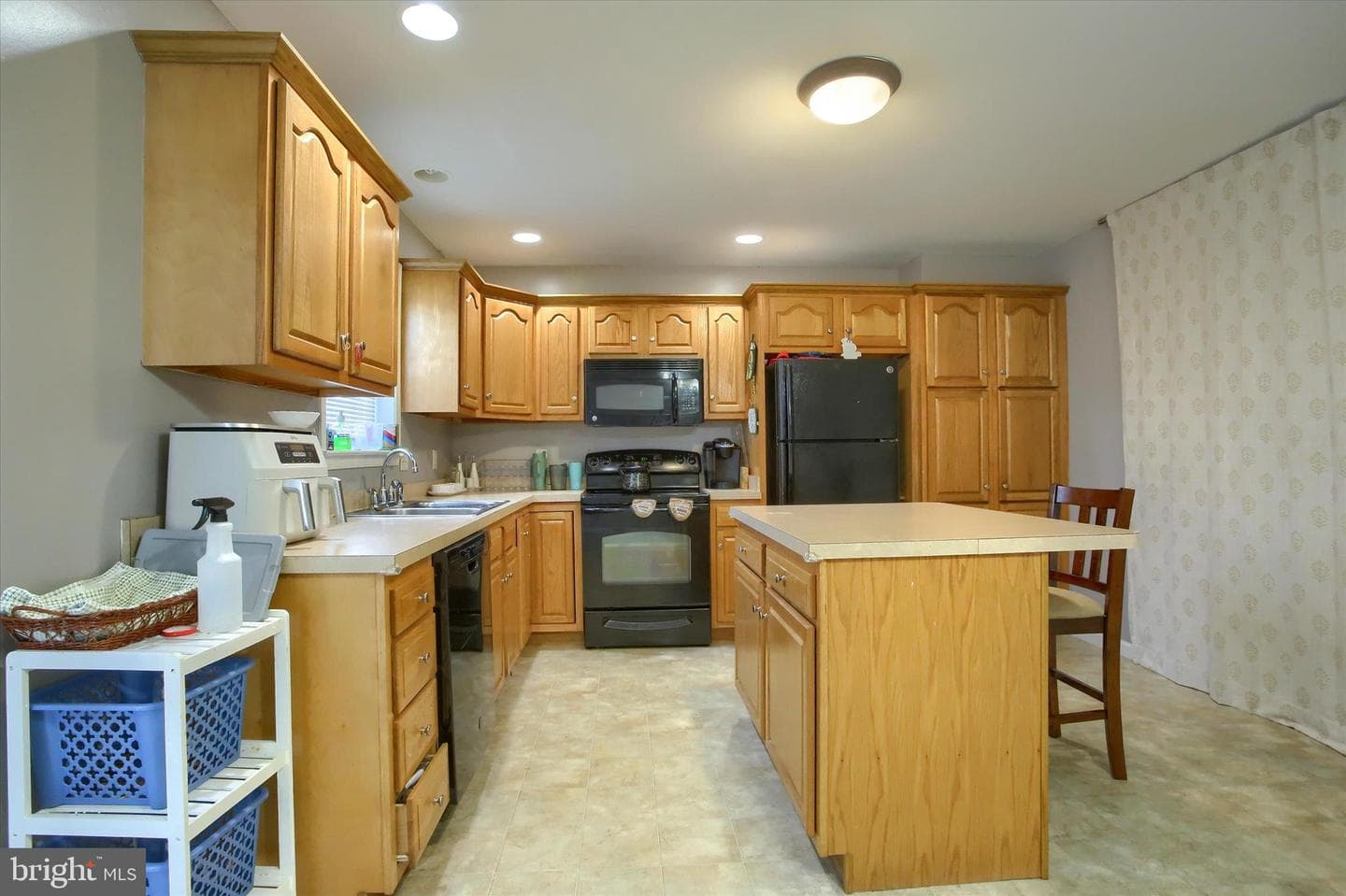 6347 Mercury Drive photo 9