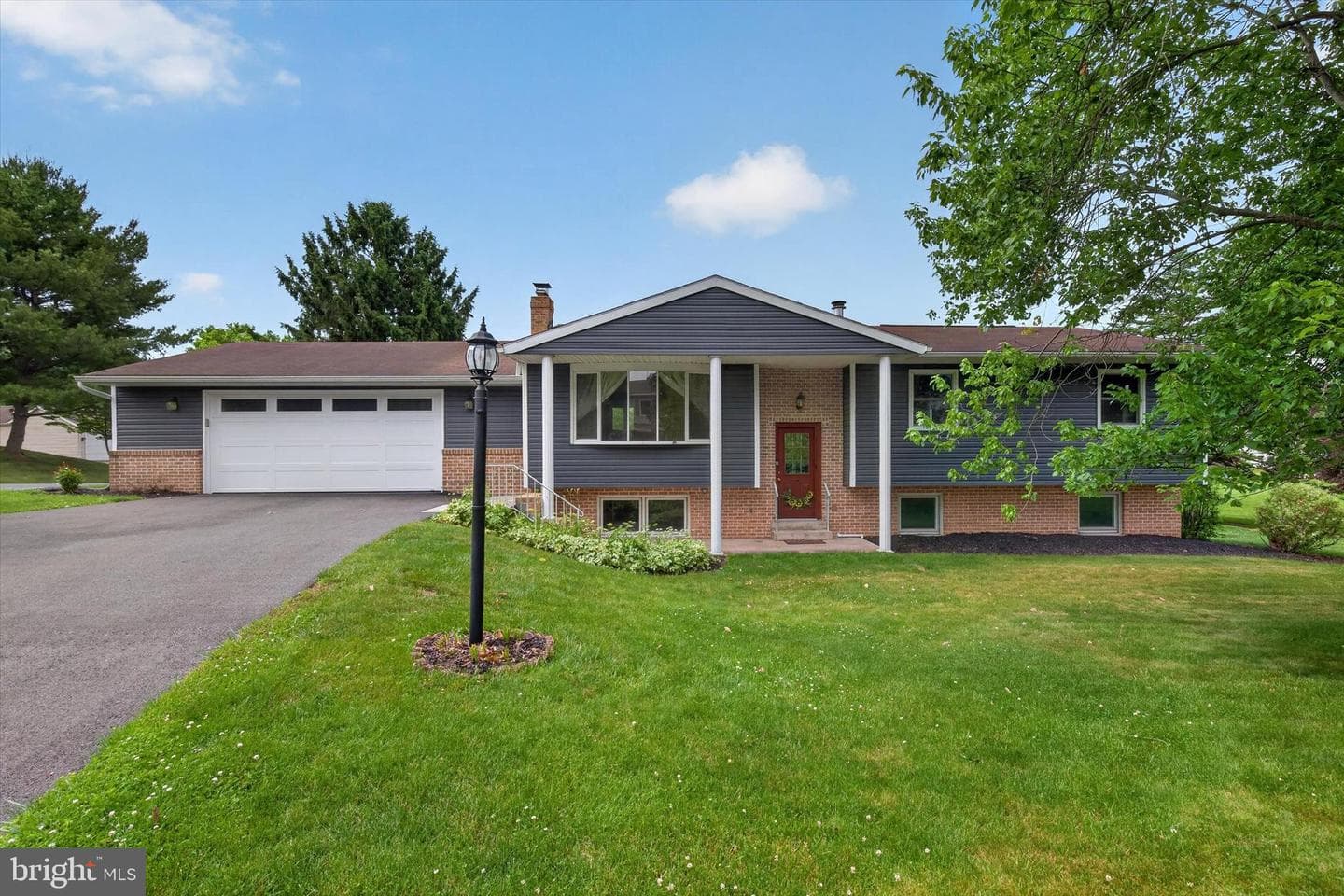807 Lancelot Avenue, Mechanicsburg